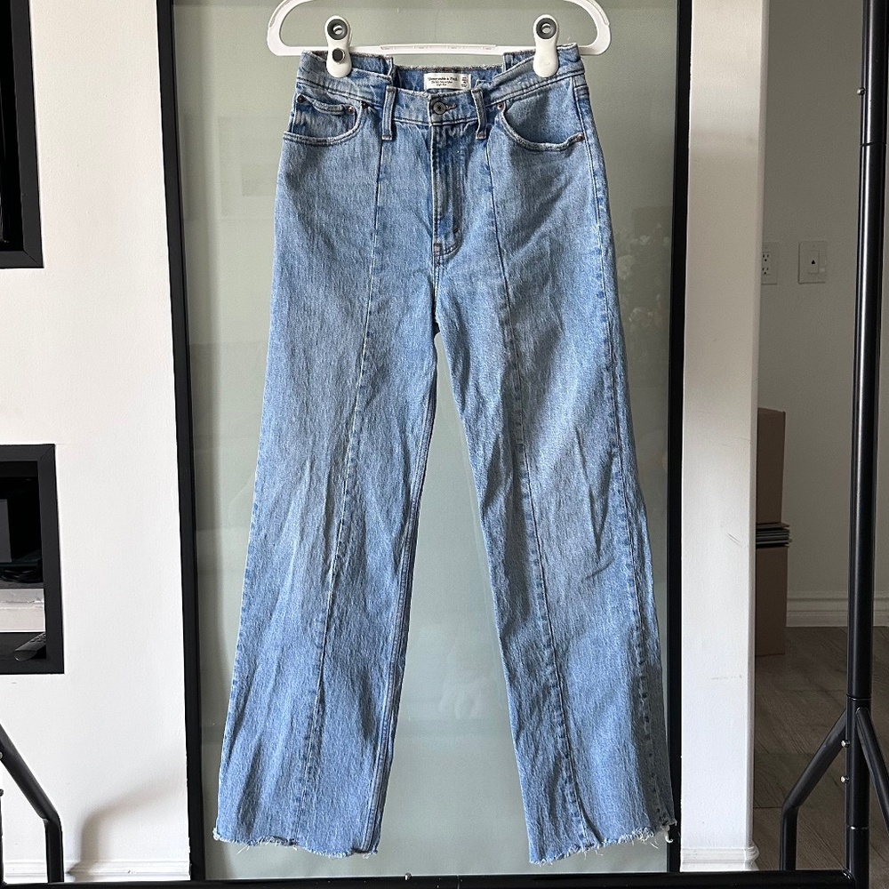 Abercrombie 90s Relaxed High Rise Jeans